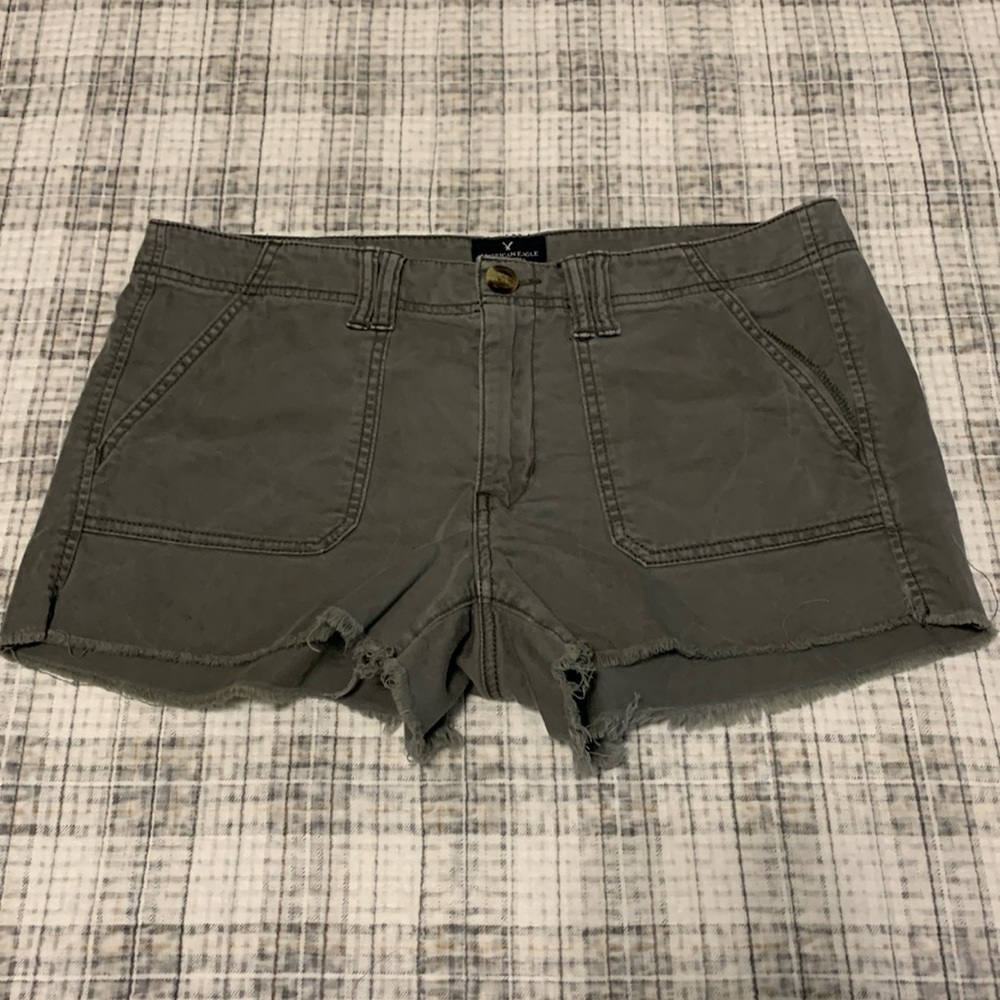 American eagle outfitters size 12 shortie stretch grey cargo shorts